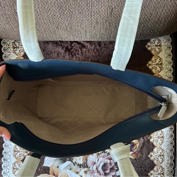 MICHAEL KORS Logo Jet Set Travel Two Tone Navy Multi Tote Shoulder Bag NWT - Picture 8 of 15